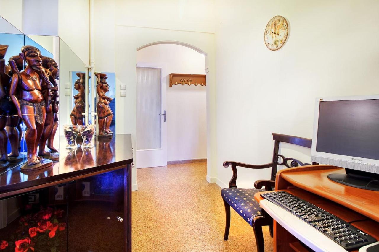 Spacious Flat Near Ampelokipoi Metro Station Афины Экстерьер фото